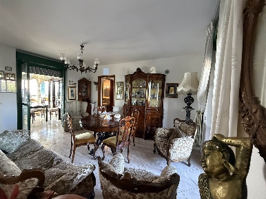 Foto Appartamento in Via Novara  1, Lecce Stadio di 150 m² con 5 locali