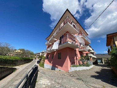 Foto Appartamento in Via Roma 136, Cenadi di 401 m² con 6 locali in vendita