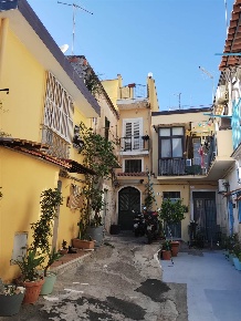 Foto Appartamento in Via Lumacari, Catania Centro Storico di 100 m²