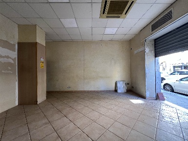 Foto Attività commerciale a Reggio di Calabria Centro Storico di 65 m²