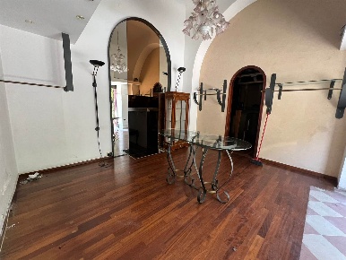 Foto Locale commerciale a La Spezia Centro Storico di 51 m² con 2 locali