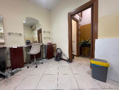 Foto Negozio a Venezia Marghera - Catene di 24 m² con 1 locali in affitto