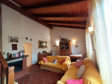 Foto Appartamento a Cetona Centro di 100 m² con 7 locali in vendita