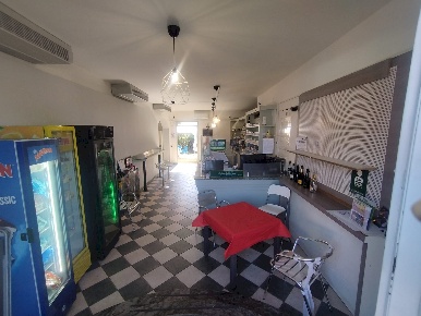 Foto Negozio in Strada Nazionale Canaletto Sud, Modena Sacca - Stazione