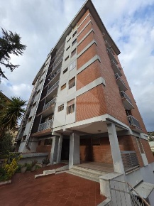 Foto Appartamento in VAI VINCENZO GOBERTI, Nuoro di 177 m² con 7 locali