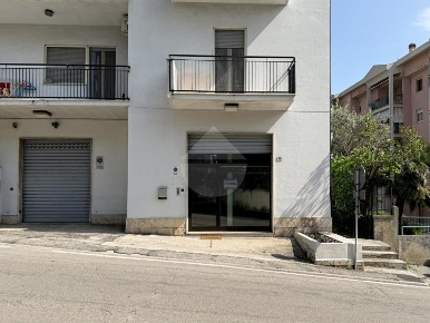 Foto Laboratorio in Via D. Ciriaci, Lanciano Centro di 105 m² con 4 locali