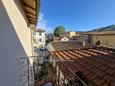 Foto Casa indipendente a Camaiore Camaiore Paese di 120 m² con 5 locali