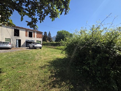 Foto Rustico a Capannori Marlia di 200 m² con 5 locali in vendita