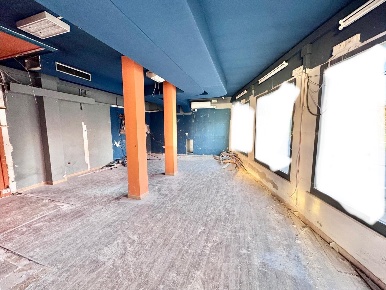 Foto Locale commerciale a Vicopisano di 110 m² con 1 locali in vendita