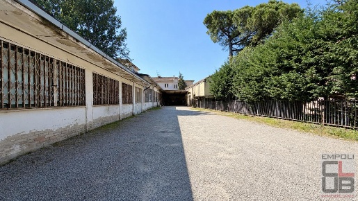 Foto Capannone industriale a Castelfiorentino Centro di 295 m² con 2 locali