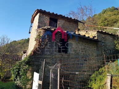 Foto Rustico a Bagni di Lucca Benabbio con 5 locali in vendita
