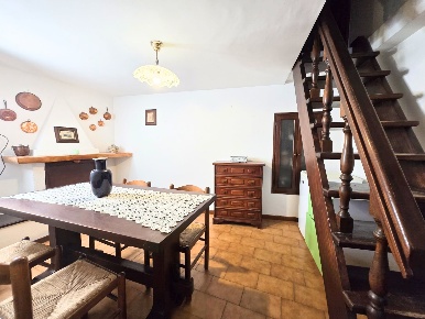 Foto Case semi ndipendenti a Carrara Avenza di 80 m² con 5 locali