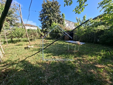Foto Appartamento a Camaiore Camaiore Paese di 100 m² con 5 locali