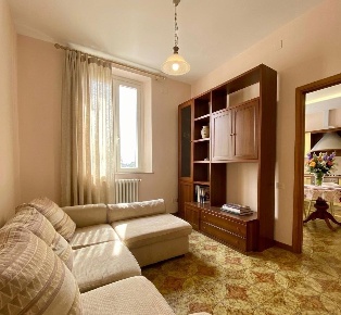 Foto Appartamento a Ponsacco Centro di 105 m² con 5 locali in vendita