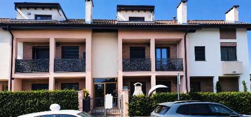 Foto Appartamento a Castiraga Vidardo Vidardo di 113 m² con 5 locali