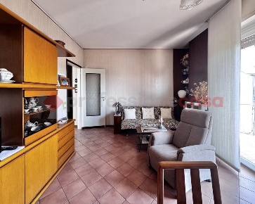 Foto Appartamento in Montello, Arona Centro di 90 m² con 3 locali