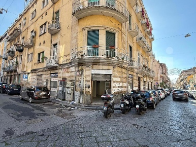 Foto Negozio in Via Caronda 111, Catania Borgo di 80 m² con 3 locali