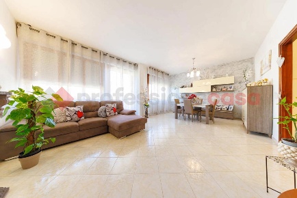 Foto Appartamento a Livorno Goito - Montebello di 150 m² con 5 locali