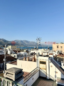 Foto Appartamento in Lungomare Caboto vico 13, Gaeta di 100 m² con 4 locali