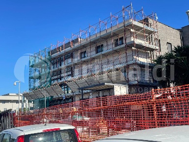 Foto Negozio in Via MASULLO 37, Quarto di 200 m² con 4 locali in affitto
