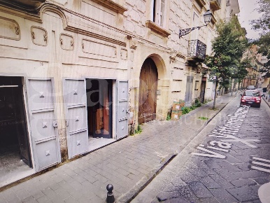 Foto Negozio in Via Vittorio Emanuele 16, Aversa di 40 m² con 1 locali