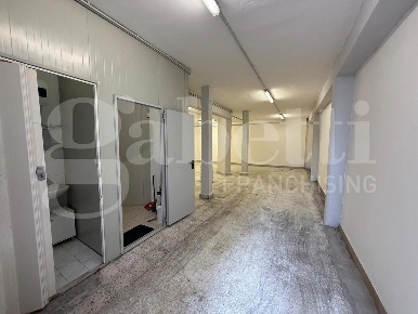 Foto Magazzino in Via della Zagara 29, Misterbianco Centro di 100 m²