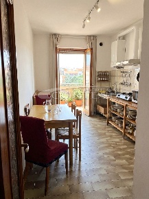 Foto Appartamento in Via quintina 60, Perugia di 140 m² con 5 locali