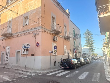Foto Casa indipendente a Monopoli Centro di 116 m² con 3 locali in vendita