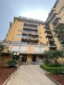 Foto Appartamento in Via Imperatore Federico  70, Palermo Fiera di 119 m²