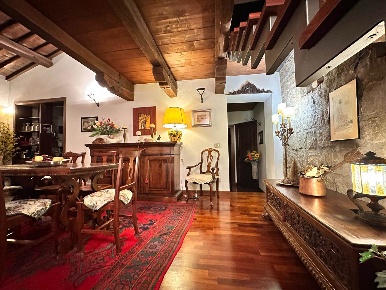 Foto Appartamento in VIA DEL GIGLIO 14, Viterbo di 135 m² con 6 locali