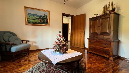 Foto Casa indipendente a Solesino Centro di 160 m² con 10 locali in vendita