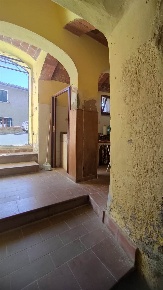 Foto Magazzino in Via Garibaldi  2, Castagneto Carducci Centro di 70 m²