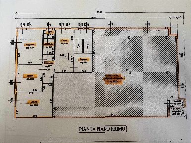 Foto Capannone industriale a Cerreto Guidi di 302 m² con 6 locali