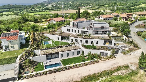 Foto Villa unifamiliare in via degli alpini, Costermano sul Garda di 169 m²