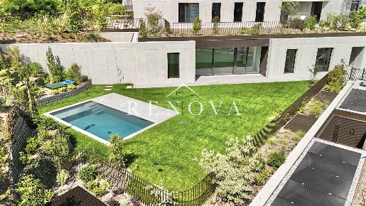 Foto Villa unifamiliare in via degli alpini, Costermano sul Garda di 169 m²
