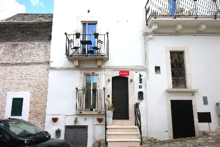 Foto Appartamento in Via Isonzo 2, Noci Centro di 140 m² con 4 locali