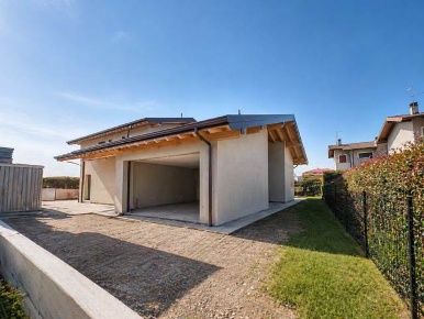 Foto Villa unifamiliare in VIA J.S.MAYR, Cavernago di 120 m² con 4 locali