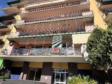 Foto Attico in Via Giovanni Verga 56, Acireale di 70 m² con 2 locali