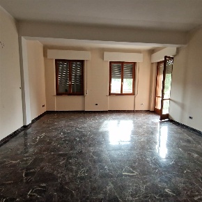 Foto Appartamento a Prato Zarini - Valentini di 190 m² con 8 locali