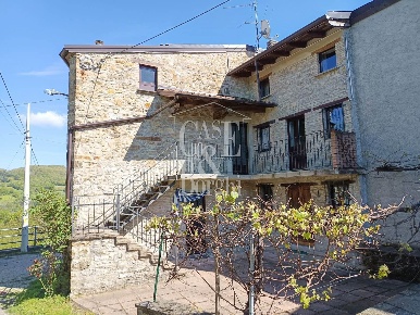 Foto Case semi ndipendenti in Frazione Costaiola, Romagnese di 156 m²