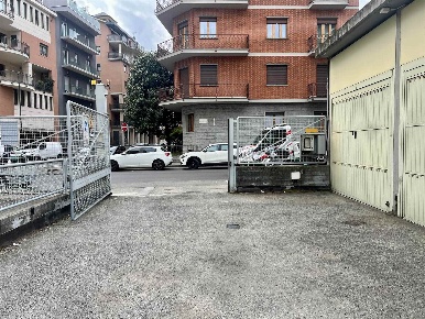 Foto Garage in VIA ASINARI DI BERNEZZO 76, Torino Parella di 19 m²