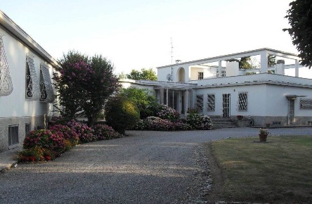 Foto Villa unifamiliare a Seriate di 1950 m² con 10 locali in vendita