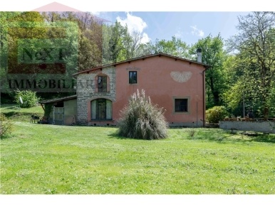 Foto Rustico in LOCALITA LECCIO, Reggello di 200 m² con 9 locali in vendita