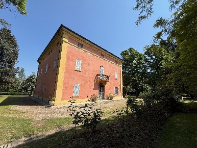 Foto Ufficio a Castel San Pietro Terme di 1919 m² con 1 locali in vendita