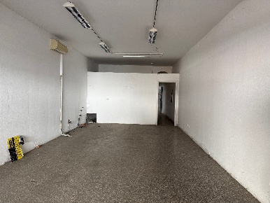 Foto Negozio a Castel San Pietro Terme Centro di 180 m² con 1 locali