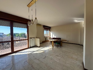 Foto Appartamento in Piazza dei Caduti, Fiorenzuola d'Arda Centro di 120 m²