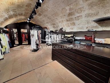 Foto Attività commerciale a Alghero di 95 m² con 2 locali in vendita