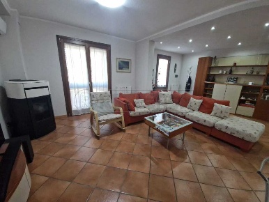 Foto Villa a schiera in Via Ugo Fornasari, Castelvetro Piacentino Centro