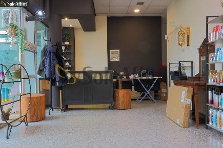 Foto Locale commerciale in Via G. Garibaldi 184, Desio di 87 m² in affitto