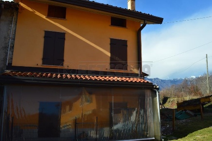 Foto Appartamento in Via caussi, Altissimo di 120 m² con 6 locali
